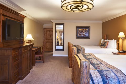 Grand Room | Egyptian cotton sheets, premium bedding, down comforters, pillowtop beds