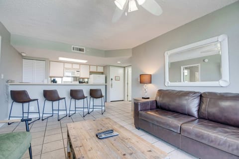 Breakfast Bar - Seating for 4