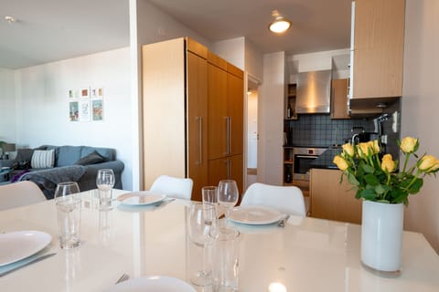 Deluxe Penthouse | Private kitchen | Full-size fridge, microwave, oven, coffee/tea maker