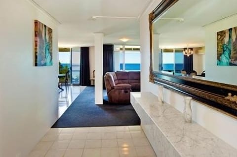 Penthouse, 4 Bedrooms | Living room | LED TV, DVD player