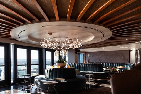 2 bars/lounges, tapas bar