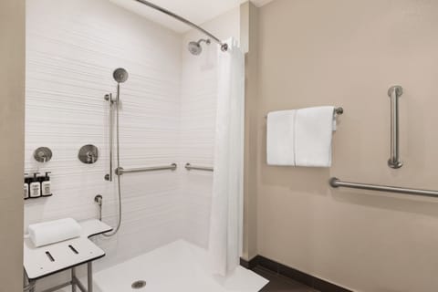 Standard Room, 1 King Bed, Accessible (Communications, Roll-In Shower) | Bathroom | Combined shower/tub, free toiletries, hair dryer, towels