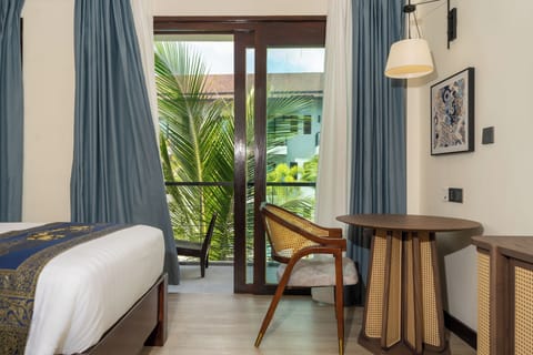 Deluxe Room, 2 Twin Beds, Non Smoking, Pool View | In-room safe, desk, free WiFi, bed sheets