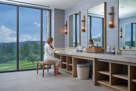 Couples treatment rooms, sauna, hot tub, steam room, body treatments