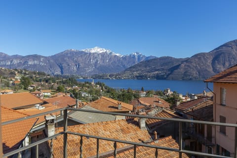 Family Apartment, 2 Bedrooms, 2 Bathrooms, Mountainside (Mezzegra Appartamento Le ERE) | Balcony