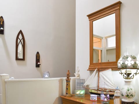 Hallway | White Sands, Criccieth