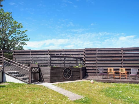 Sitting-out-area | Valhalla Brae, Keiss, near Wick