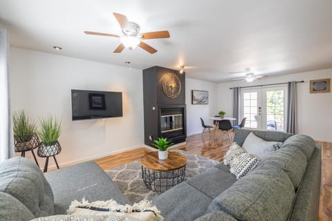 Townhome, 3 Bedrooms | Living area | Smart TV