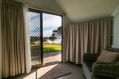 Beachfront Studio | Blackout drapes, soundproofing, iron/ironing board