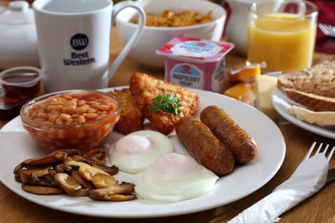 Daily to-go breakfast (GBP 7 per person)