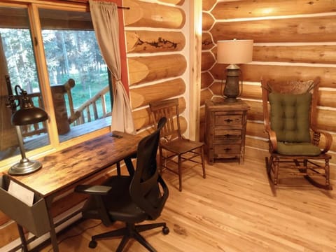 Computer work desk with usb hookup