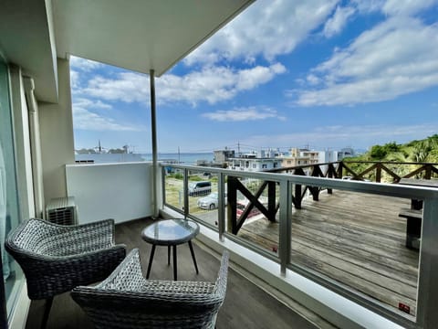 Superior Suite Condo with Deck, Non Smoking | Terrace/patio