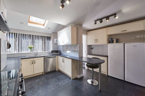 Rosedale House, Richmond - Host & Stay