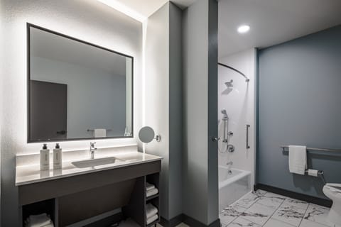 Room, 2 Queen Beds, Accessible (Accessible Tub) | Room amenity
