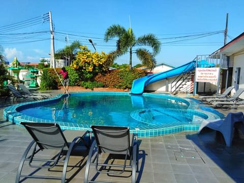 Outdoor pool, pool umbrellas, sun loungers