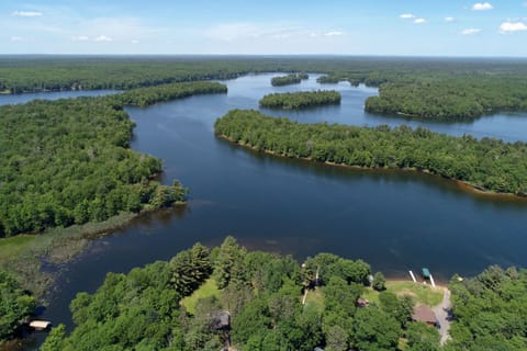 House, 4 Bedrooms | Lake