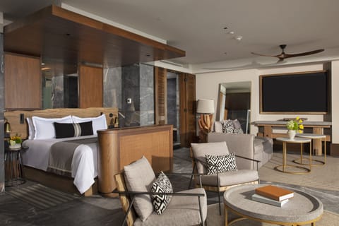 Master Suite Ocean Front | Premium bedding, minibar, in-room safe, blackout drapes