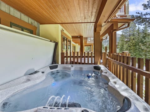Townhome, 3 Bedrooms | Outdoor spa tub