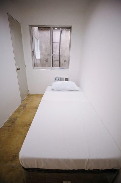 Standard Single Room | Laptop workspace, free WiFi, bed sheets