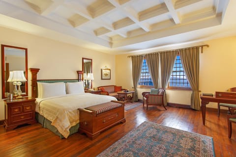 Premier Room | Premium bedding, minibar, in-room safe, desk
