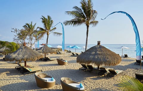 Private beach, white sand, free beach cabanas, beach towels
