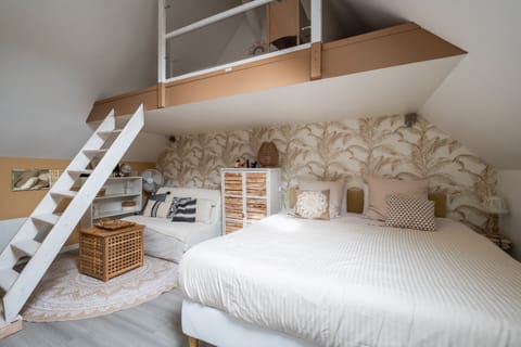 Triple Room, Shared Bathroom