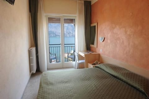 Double or Twin Room | Desk, cribs/infant beds, free WiFi