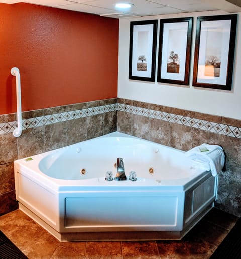 Private spa tub