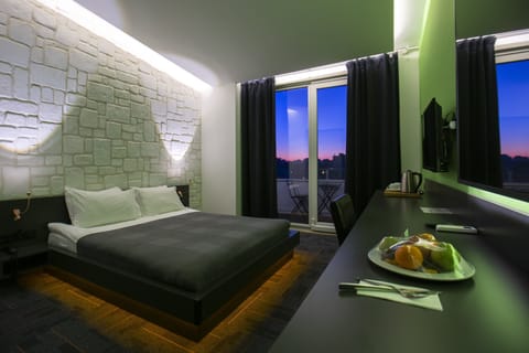 Design Room, 1 Queen Bed, Sea View | View from room