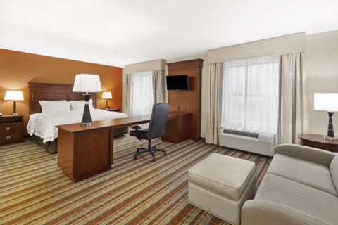 Studio Suite, 1 King Bed | In-room safe, desk, laptop workspace, blackout drapes