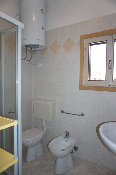 Villa, 2 Bedrooms, Balcony, Garden View | Bathroom amenities