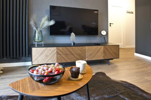 Luxury Apartment | Living room | Flat-screen TV