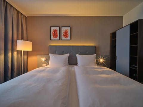 Standard Double Room | In-room safe, desk, blackout drapes, soundproofing