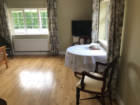 Bedroom/Dining/Living