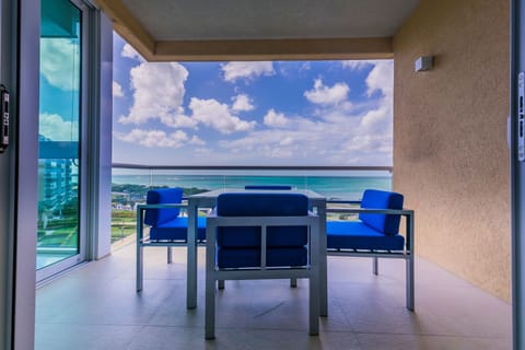 Family Condo, 2 Bedrooms, Ocean View, Corner | Balcony