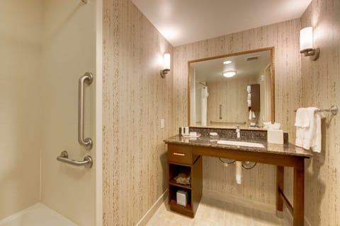 Studio Suite, 1 King Bed | Bathroom | Shower, towels