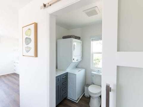 Full Size W/D in Loft