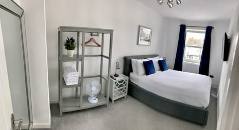 Master bedroom - king size bed