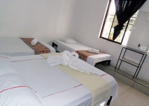Family Triple Room | Free WiFi, bed sheets
