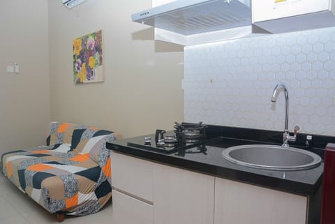 Room | Private kitchen | Fridge, stovetop, dishwasher, cookware/dishes/utensils
