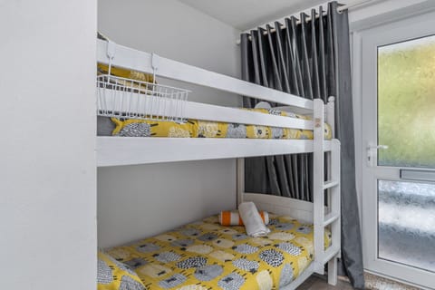 Sea Front Apartment, Spectacular Sea Views, Parking, Direct Beach Access