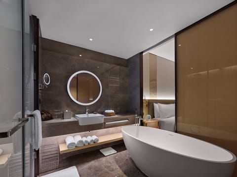 1 bedroom, minibar, in-room safe, desk