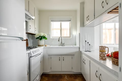 Bay View III kitchen.