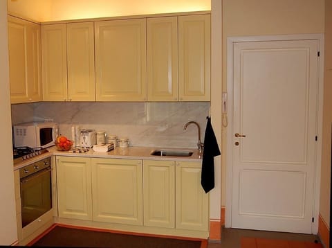 Apartment, 1 Bedroom (for 2 people) | Private kitchen | Fridge, microwave, oven, stovetop