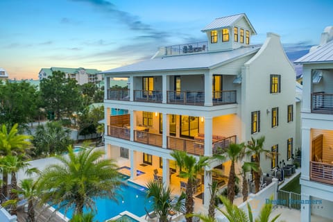 Sapphire Shores - 7,500 sq of Beach Living