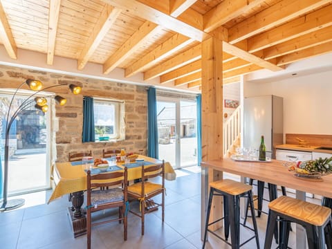 Table, Furniture, Property, Wood, Interior Design, Chair, Architecture, Window, Floor, Beam