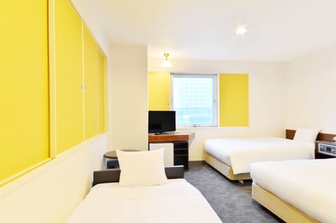 Comfort Triple Non-smoking (Cleaning is Optional with Additional Cost) | In-room safe, desk, free WiFi, bed sheets