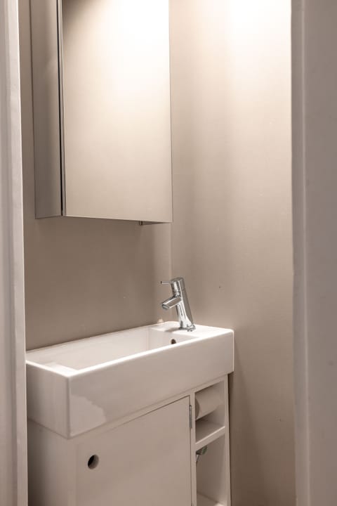 Comfort Apartment | Bathroom