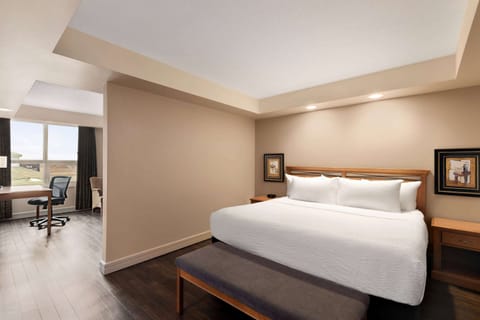 Suite, 1 Bedroom, Non Smoking | Premium bedding, pillowtop beds, in-room safe, individually furnished