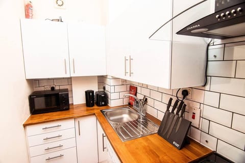 Apartment | Private kitchen | Fridge, microwave, oven, stovetop